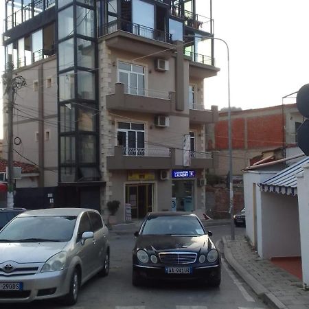 Hotel Italia Тирана Экстерьер фото